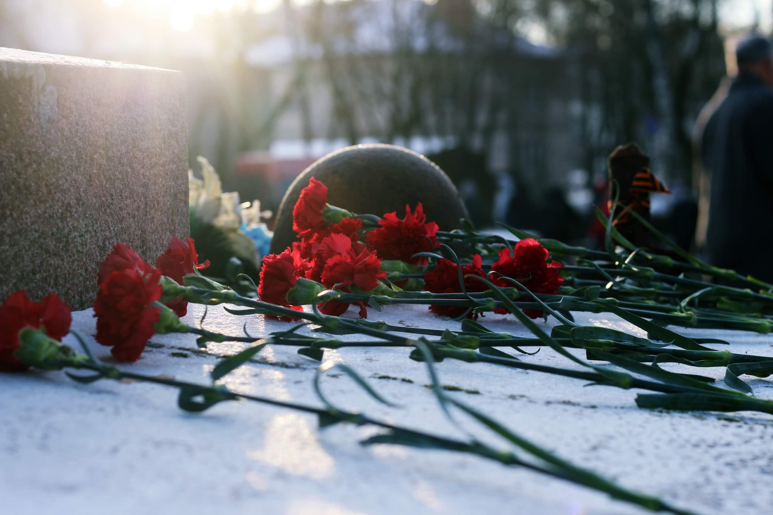 ПАМЯТИ НЕИЗВЕСТНОГО СОЛДАТА 